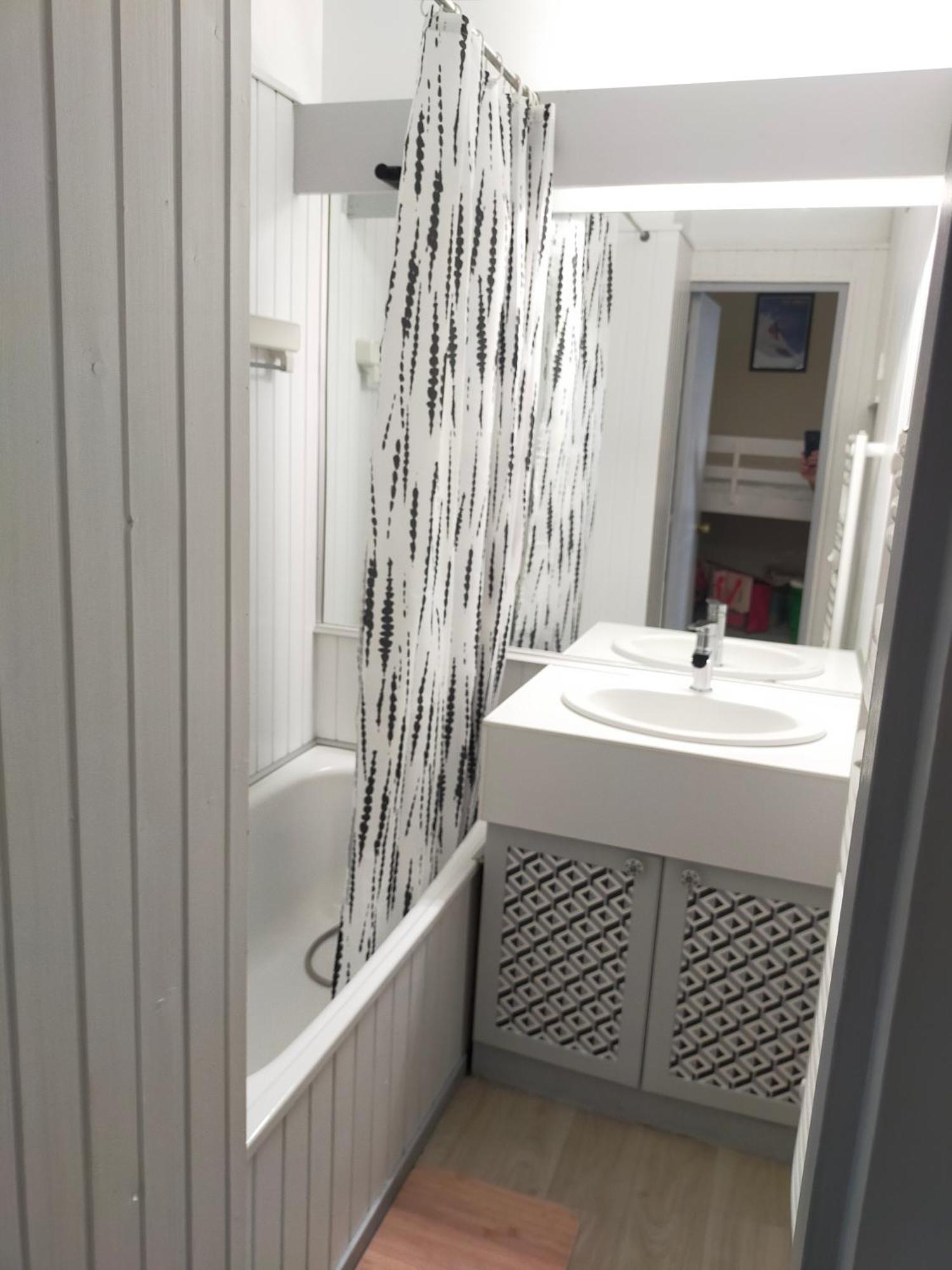 Apartment 2 - Dore Face Aux Thermes - Hyper-centre